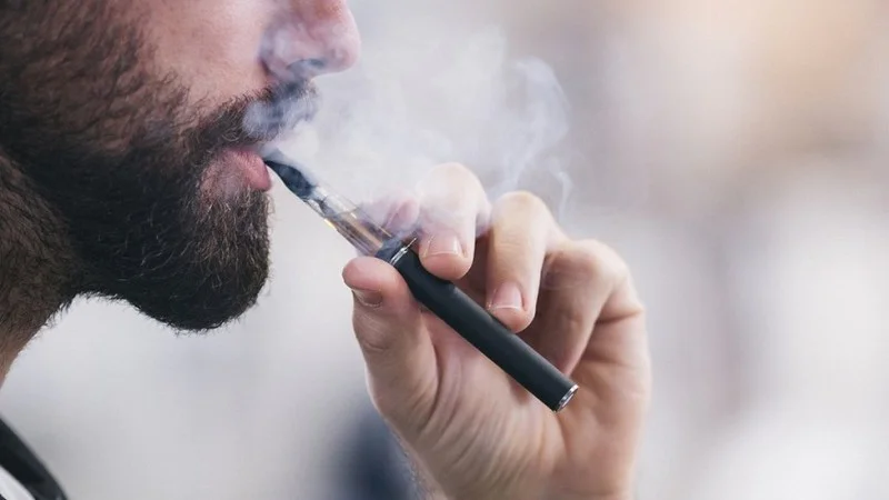 Vaping a 'Small' Fraction of the Risks of Smoking Vaping a 'Small' Fraction of the Risks of Smoking